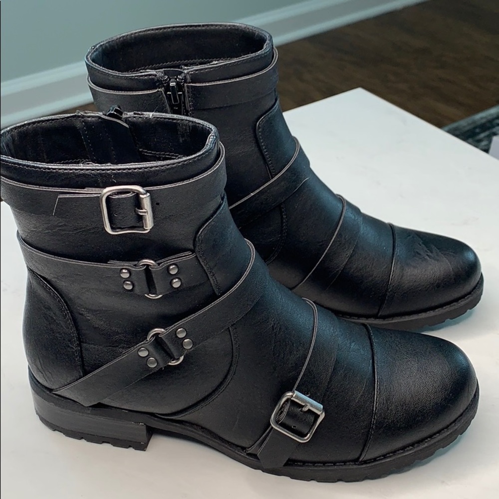 G By Guess Handsome Black Boots 7.5M NEW